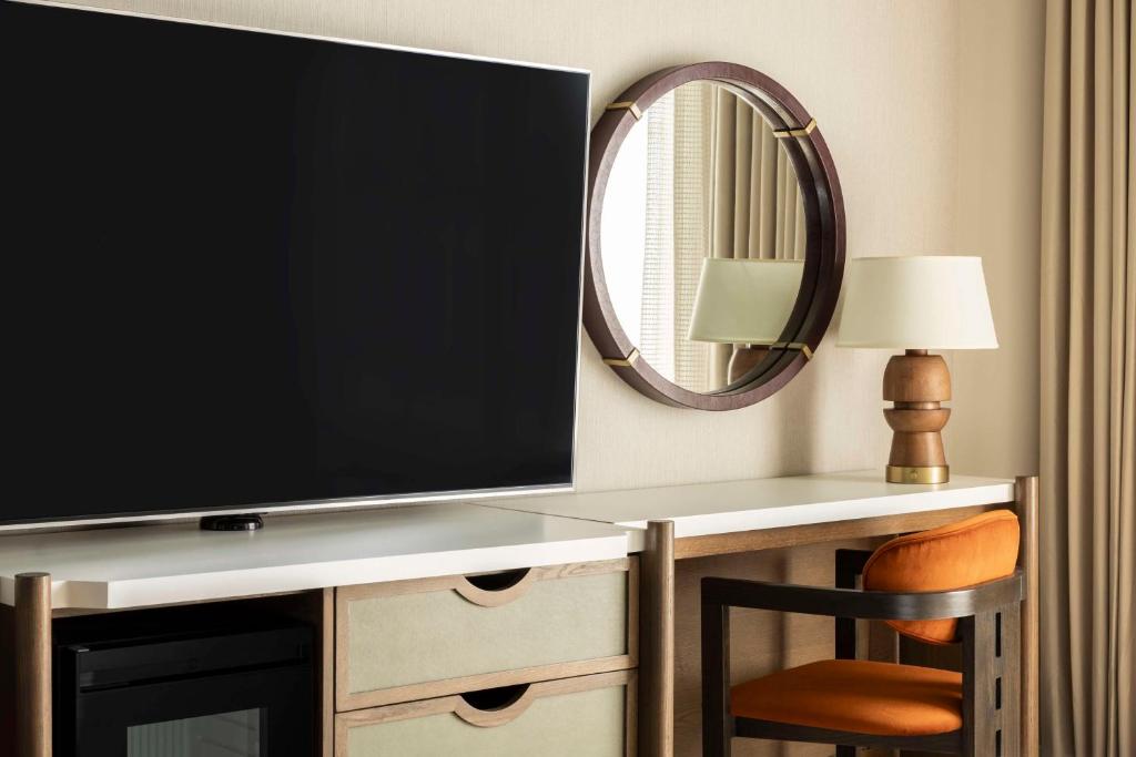 Hyatt Regency Greenwich Room Type - King Room