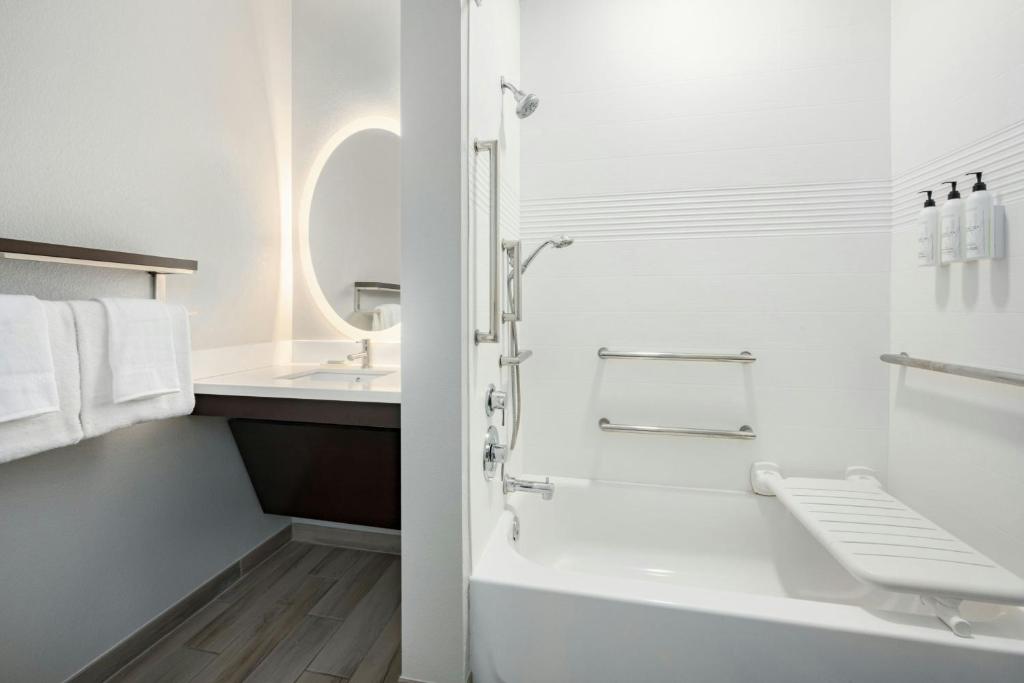 TownePlace Suites Dothan - Tap to explore photos