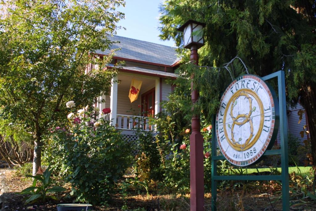 Arden Forest Inn image
