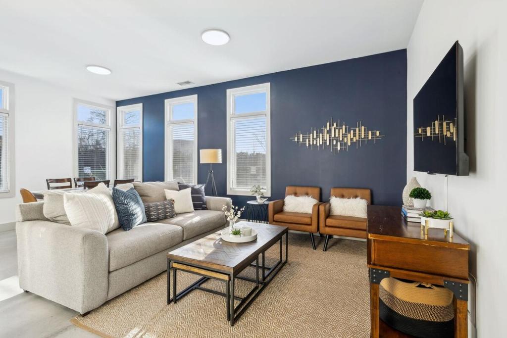 Modern Townhome 2 Miles South of Downtown and Broadway Ave image
