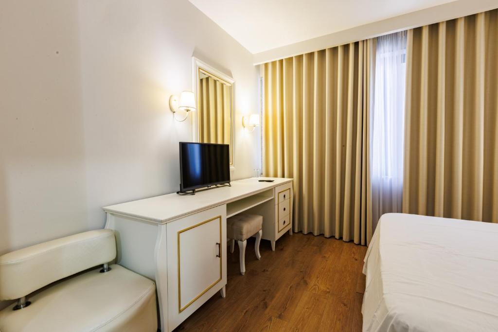Riverside rooms at Hotel Fieri photo 3