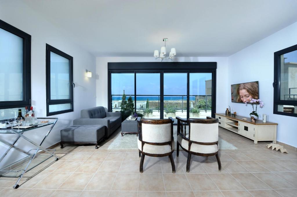 Yamim Suites On The Beach photo 3