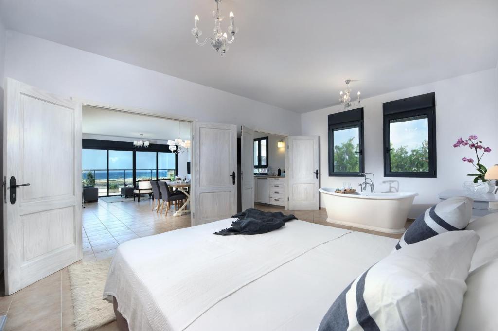 Yamim Suites On The Beach photo 2