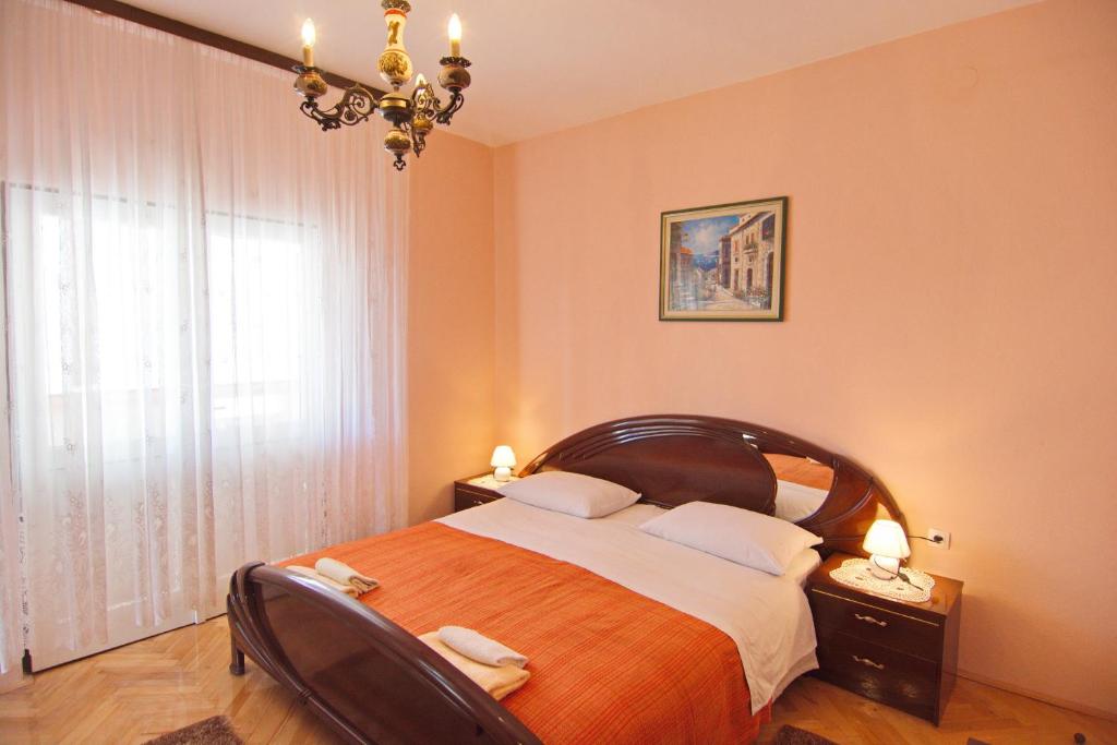 Apartment and Rooms Toka photo 4