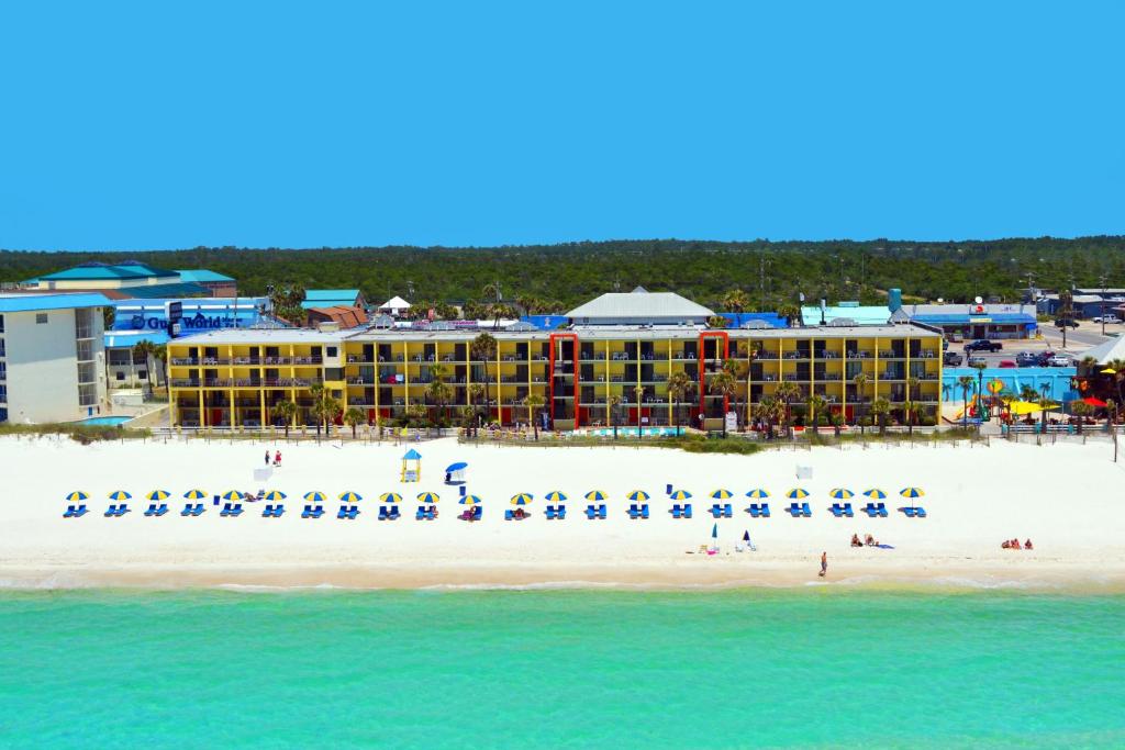 Ramada by Wyndham Panama City Beach / Beachfront photo 1