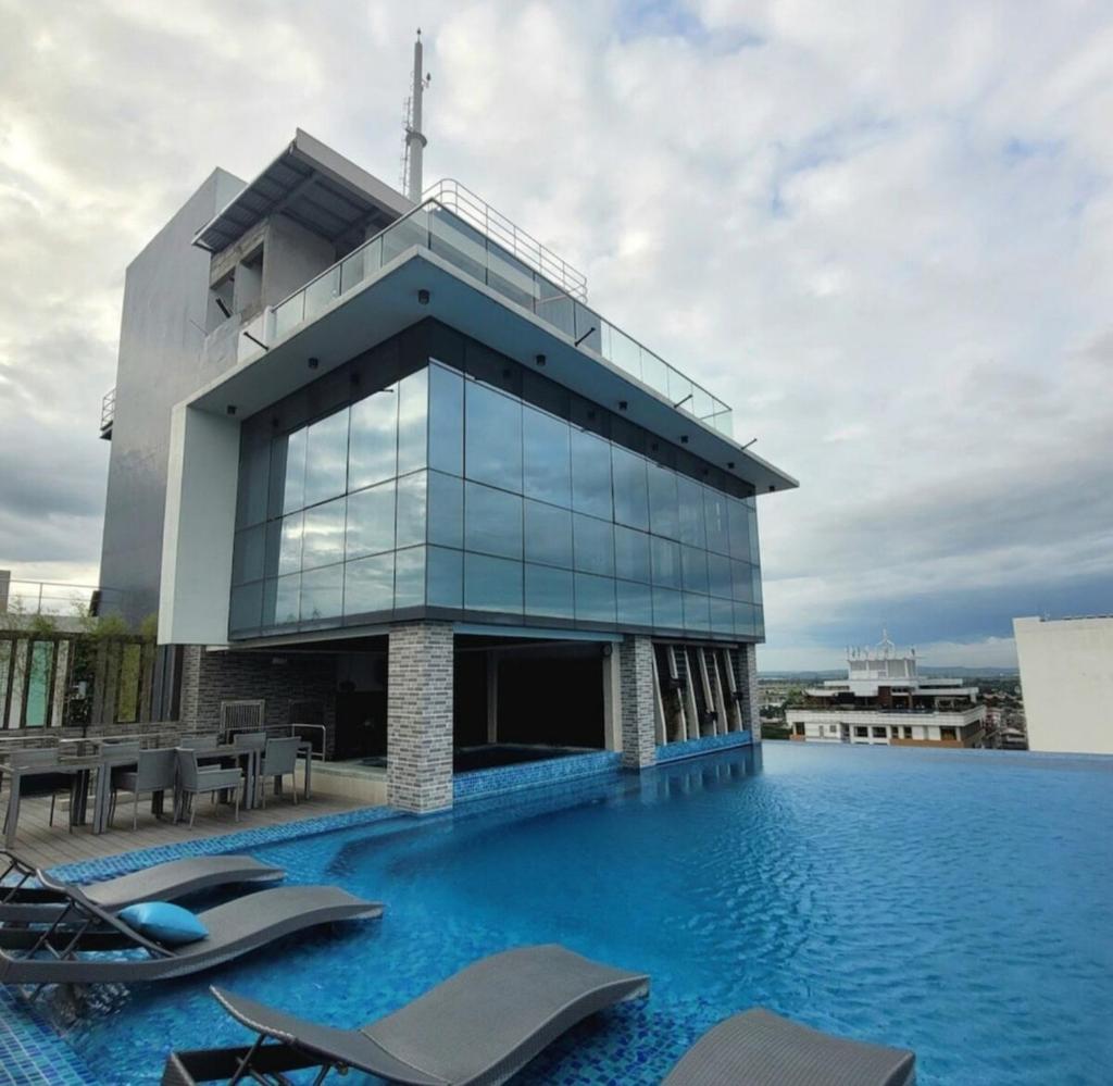 Sheryll Escapes - One Euphoria studio Netflix Wifi & swimming pool, Mabalacat