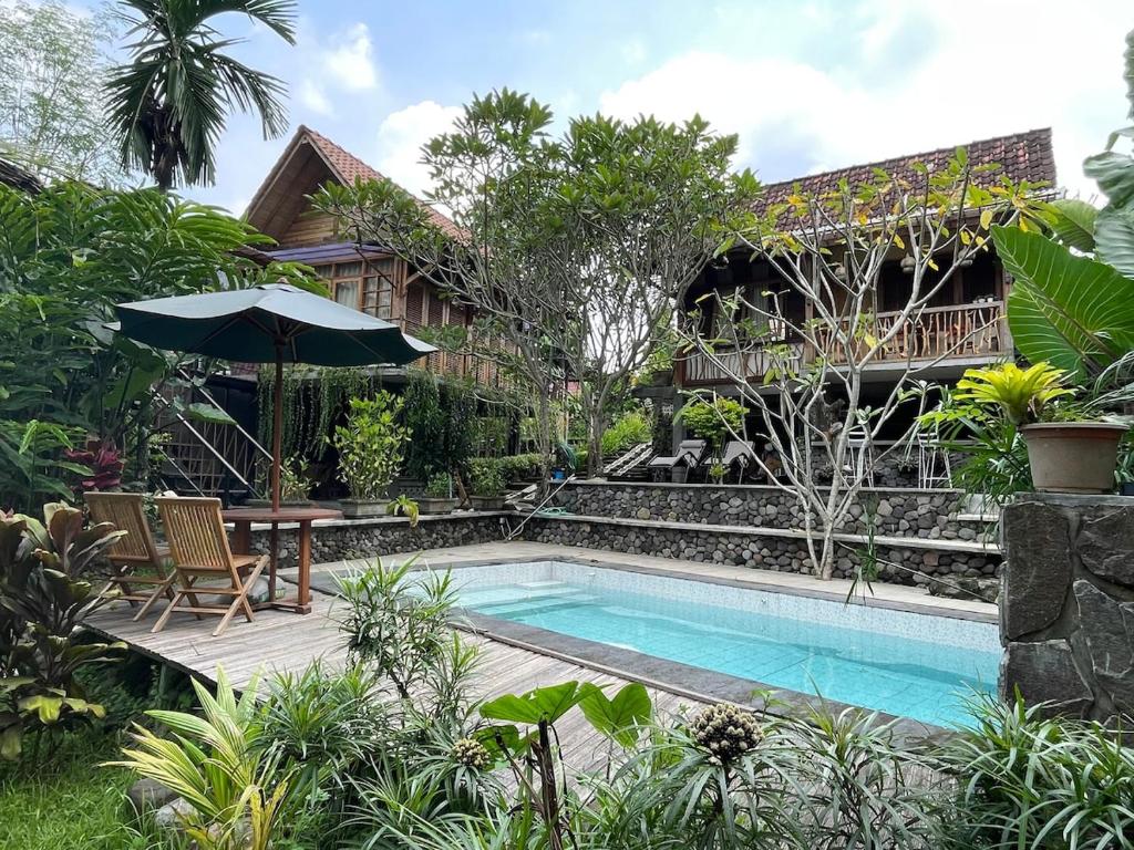 Tropical Wooden Bungalow, Private Garden & Private Pool
