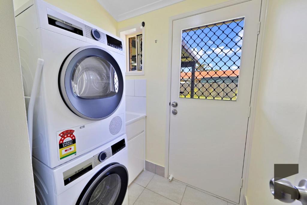 6 McColm Court, Bargara photo 2