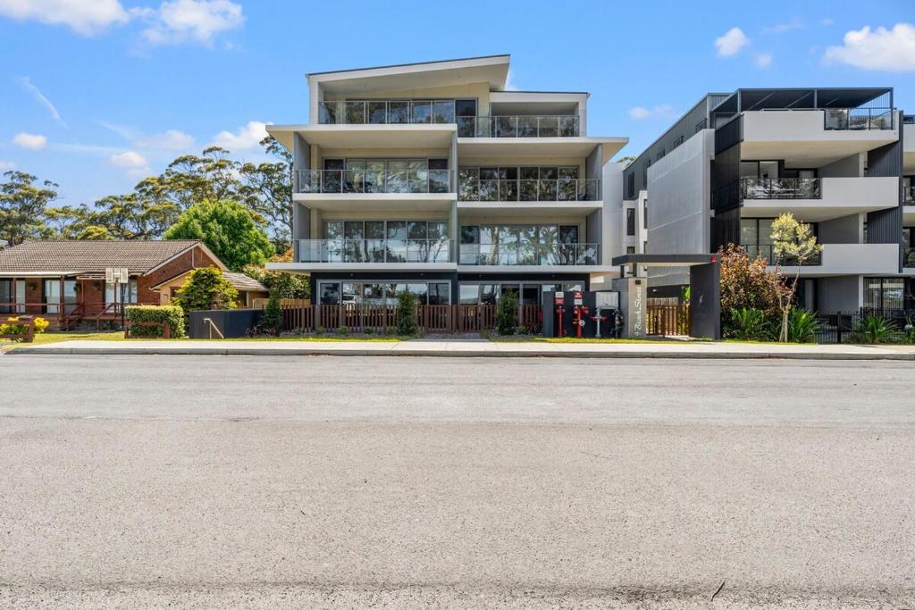 Family-Friendly 3BR - Steps from the Beach photo 3
