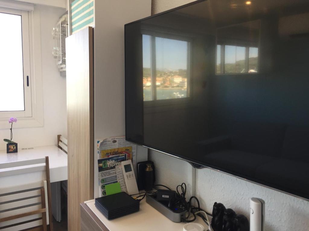 Studio Bord de Mer et VUE sur MER WIFI OFFERT - Tap to explore photos