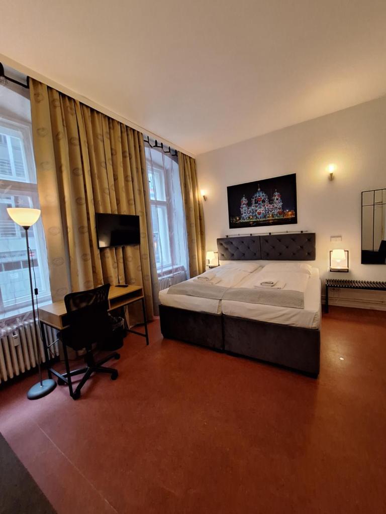 Hotel Amelie Berlin - Tap to explore photos