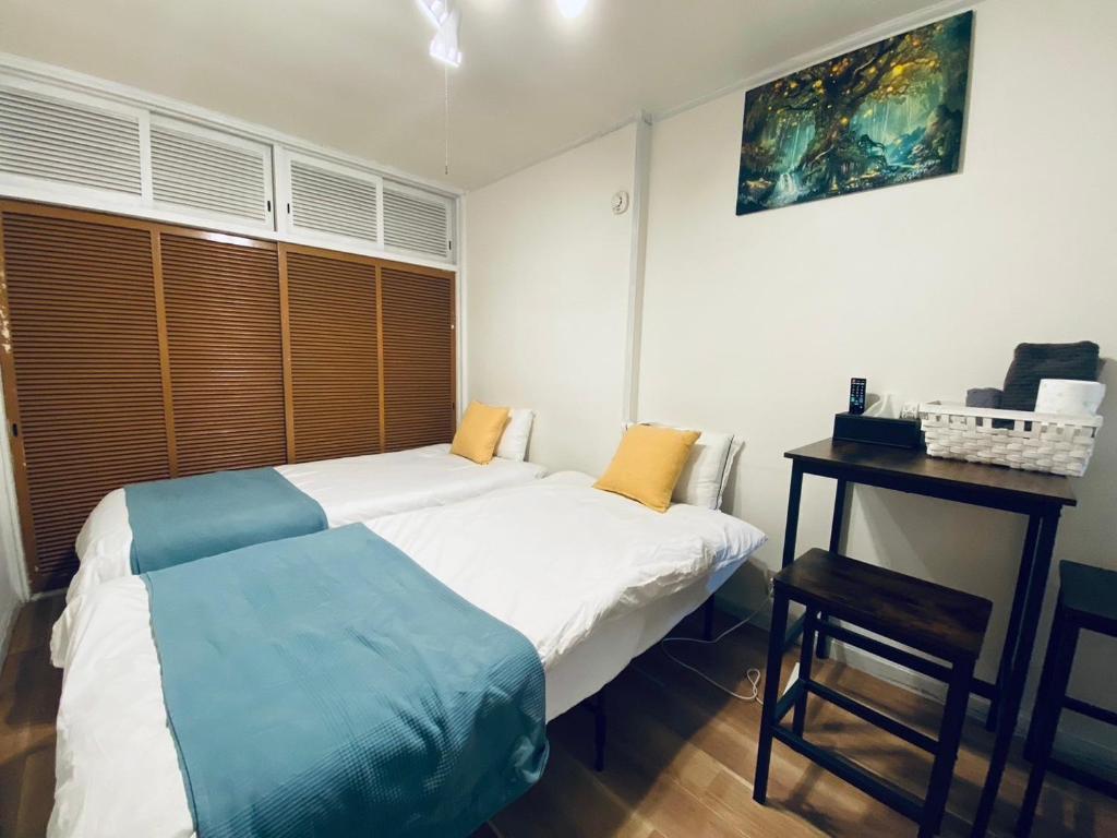 Apartment House White Mansion 102