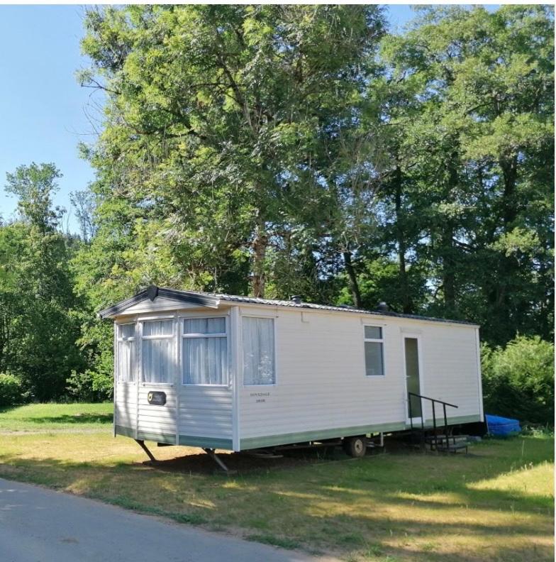 la petite caravane au bord de l eau photo 1