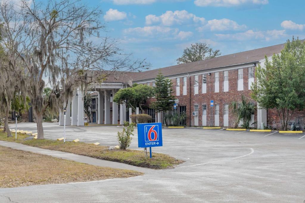 Motel 6 Ocala, FL - Conference Center image