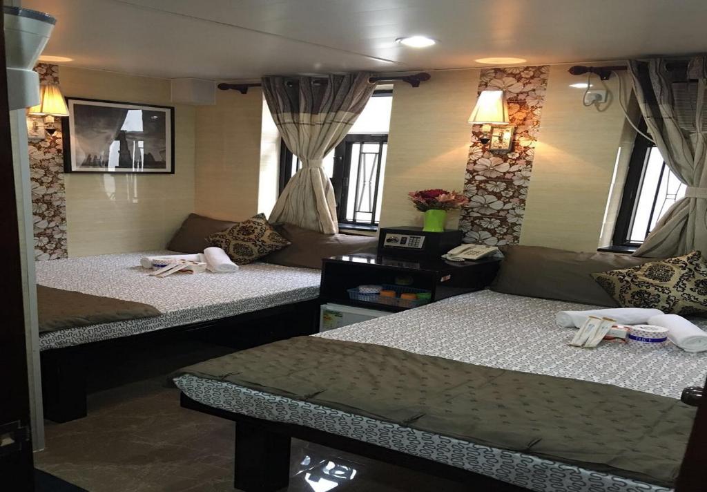 Семейный (Семейный номер), Hotel Skylark