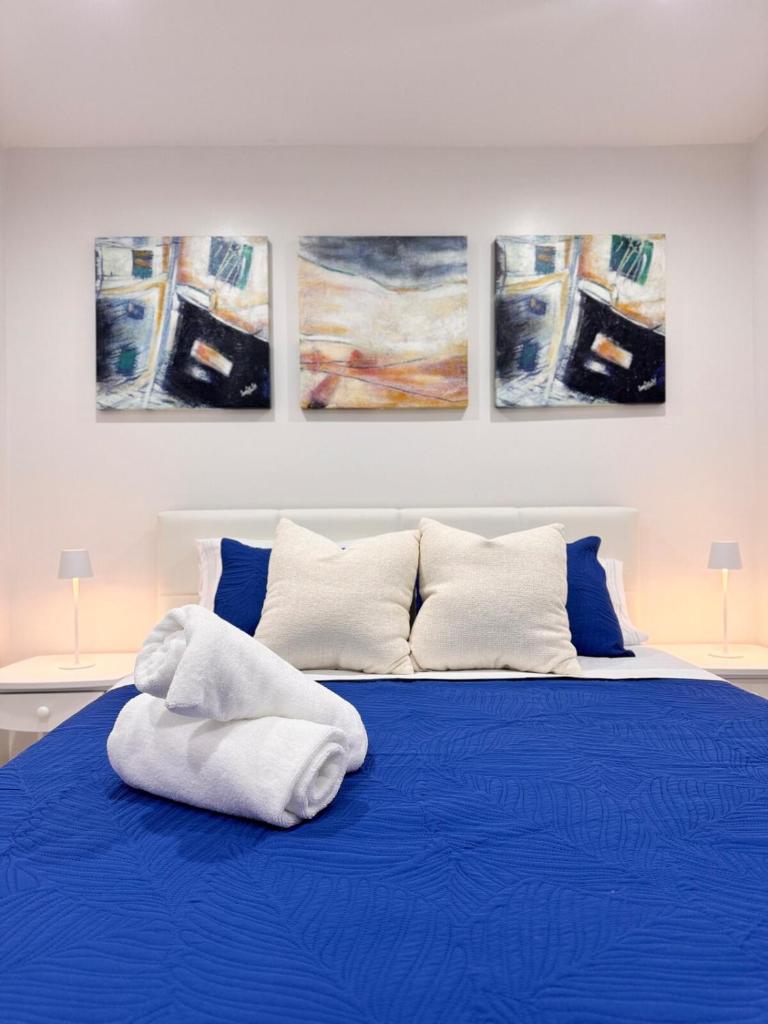 Cozy & Private Studio - Easy Access to PBI & I-95 - Free Wifi image