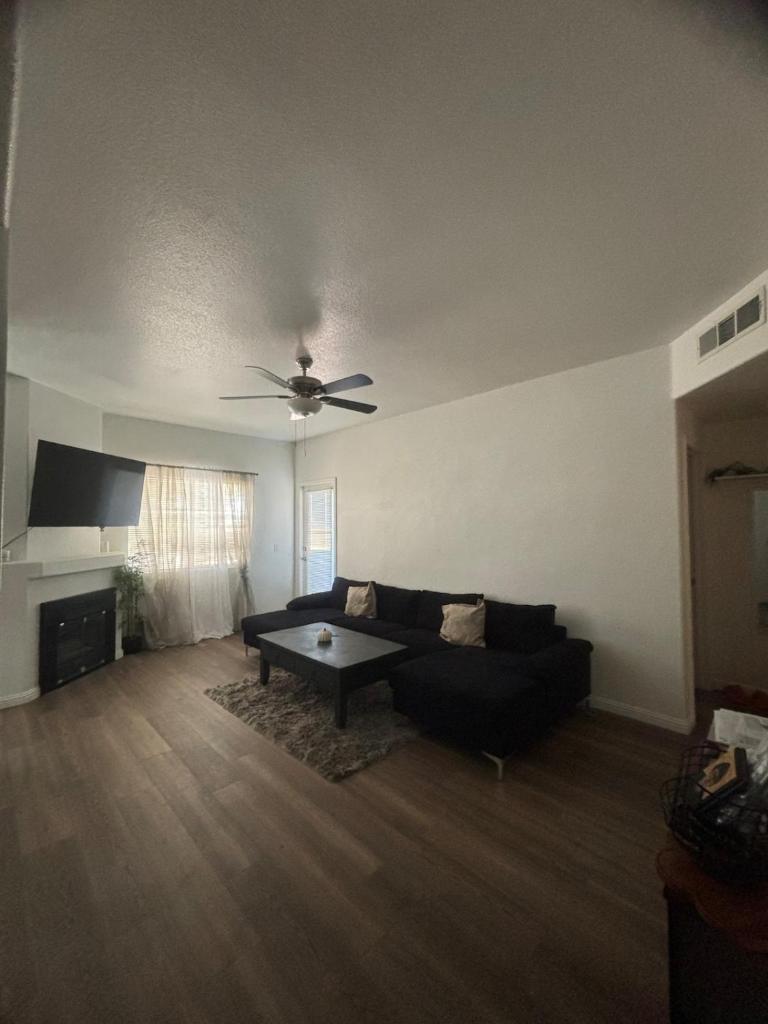 Beautiful furnished condo ! image