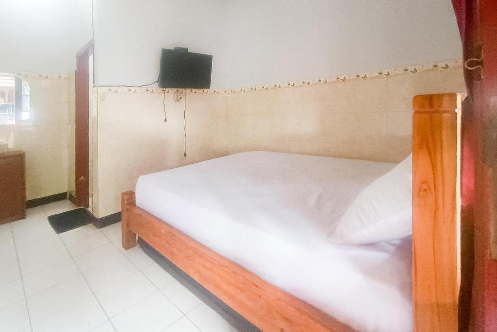 Astri Homestay Carkranegara Mataram Mitra RedDoorz photo 1