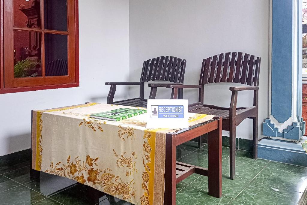 Astri Homestay Carkranegara Mataram Mitra RedDoorz photo 4