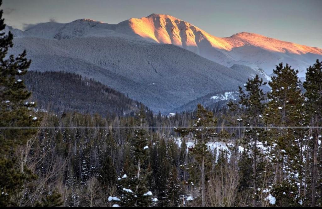 10 Min To Resort! Amazing Views & Sauna! image