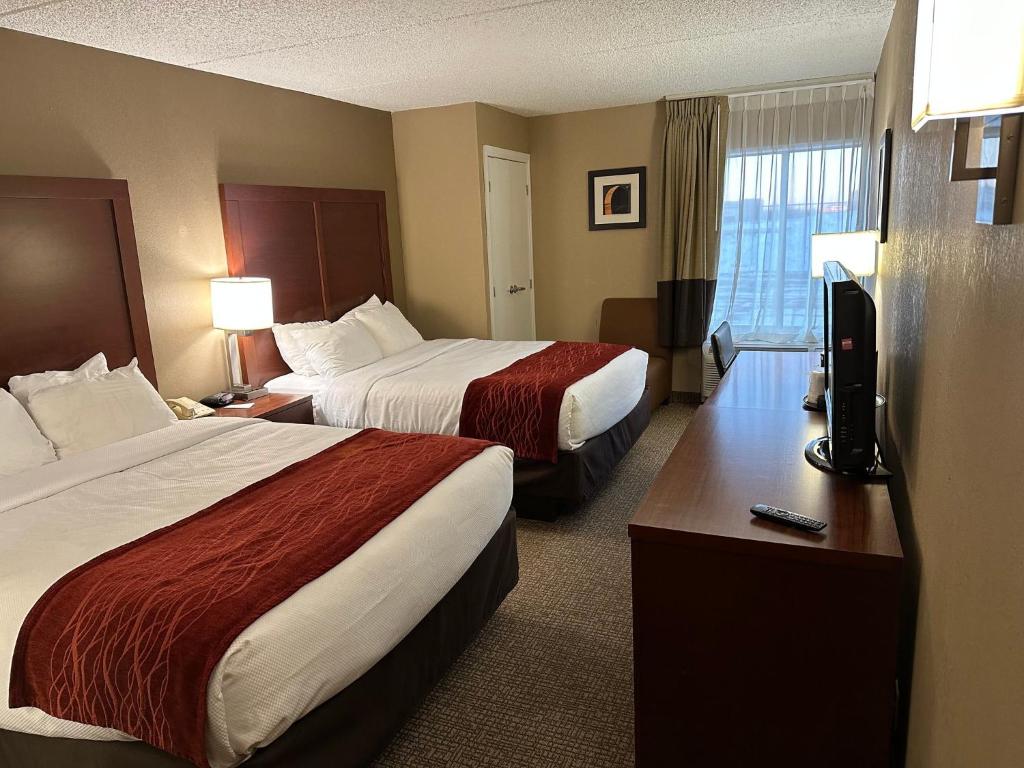 Holiday Inn Express & Suites Eden Prairie – Minneapolis, an IHG Hotel image
