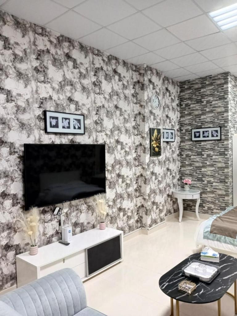 Fully Furnished Studio Apartment in Smart Umm Al Quwain photo 2