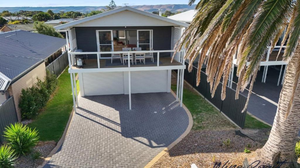 Coastal Palm House By Wine Coast Holiday Rentals photo 1
