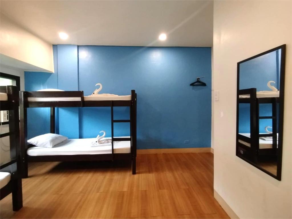 Sulit Condo Unit Santa Mesa Manila - Tap to explore photos