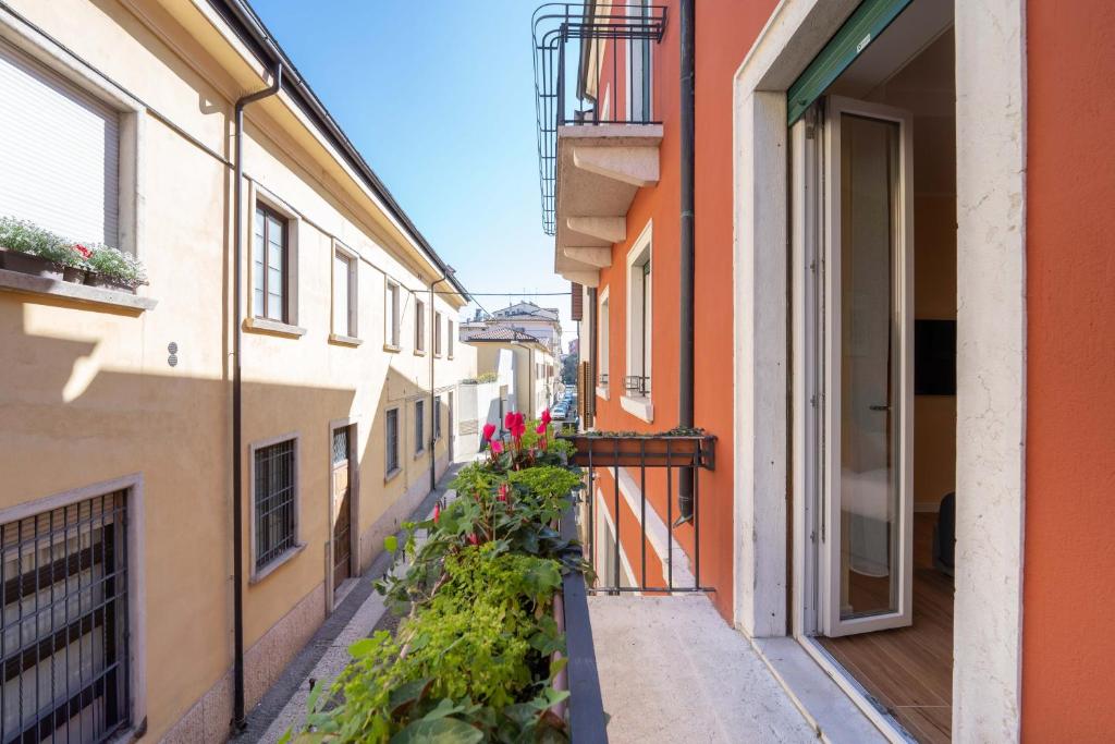 La Nuova Corte Rooms - Tap to explore photos