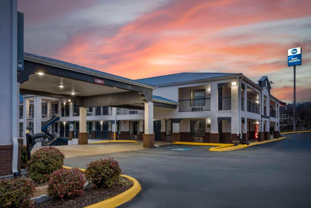 Best Western Royal Inn image