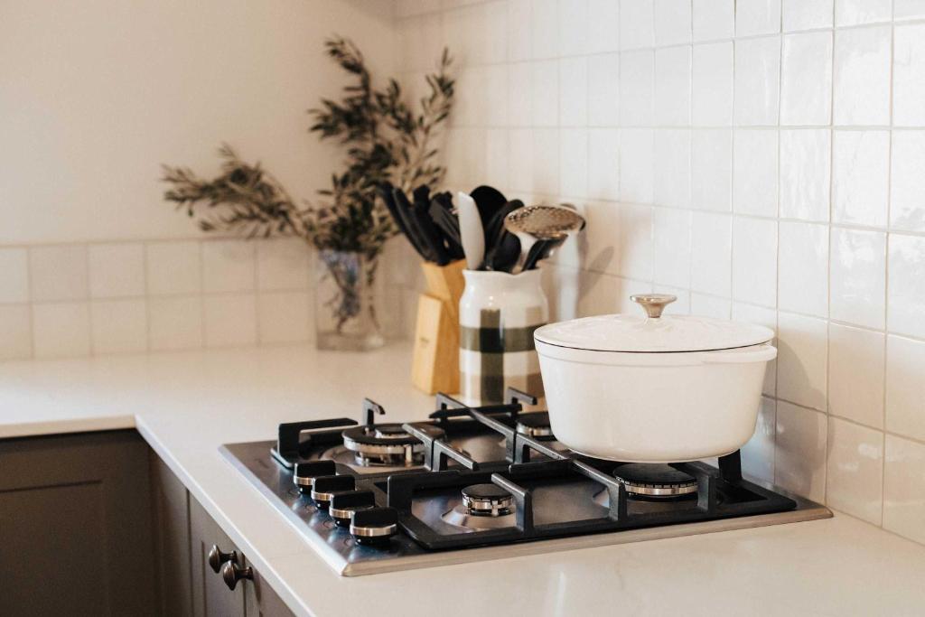 Olive Cottage - CBD Location, Pet friendly photo 2