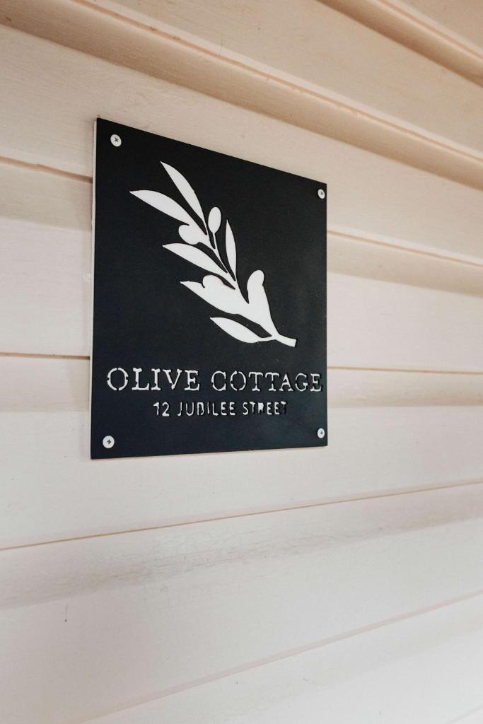 Olive Cottage - CBD Location, Pet friendly photo 1