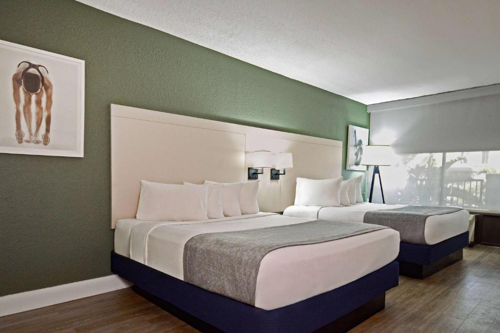 Avanti Palms Resort and Conference Center image