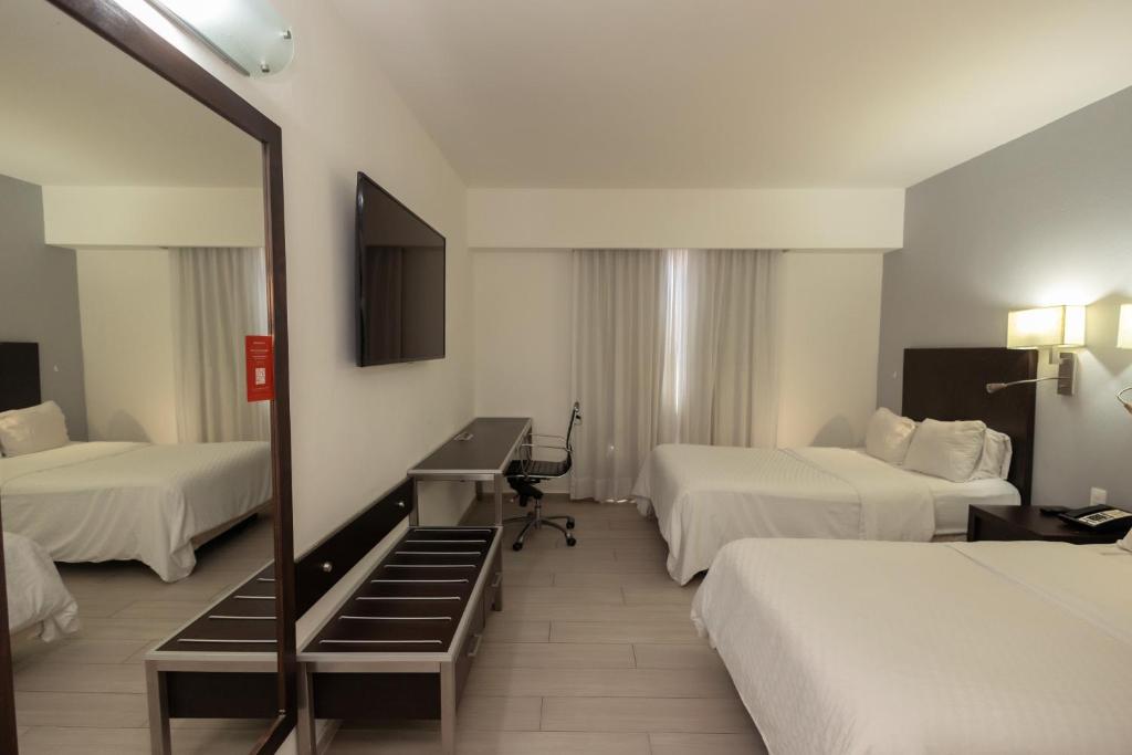 Fiesta Inn Nogales - Tap to explore photos