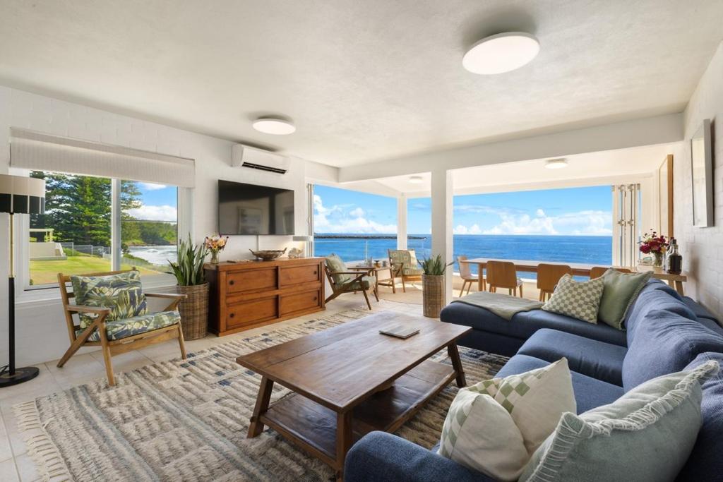 Luxe Oceanfront Apartment photo 1