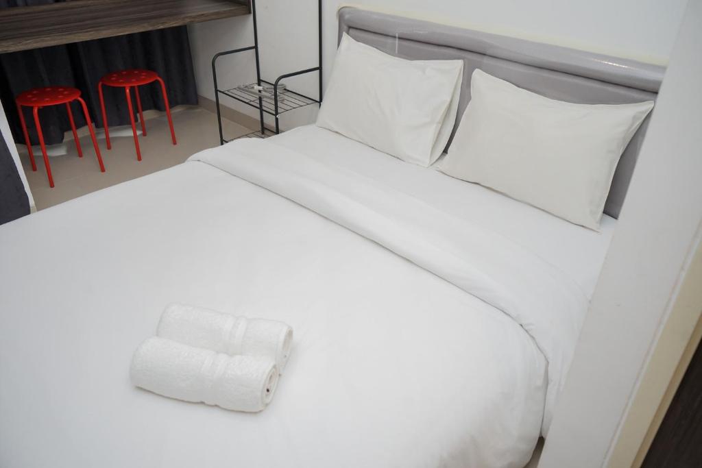 Nice and Comfy Studio at Serpong Garden Apartment By Travelio