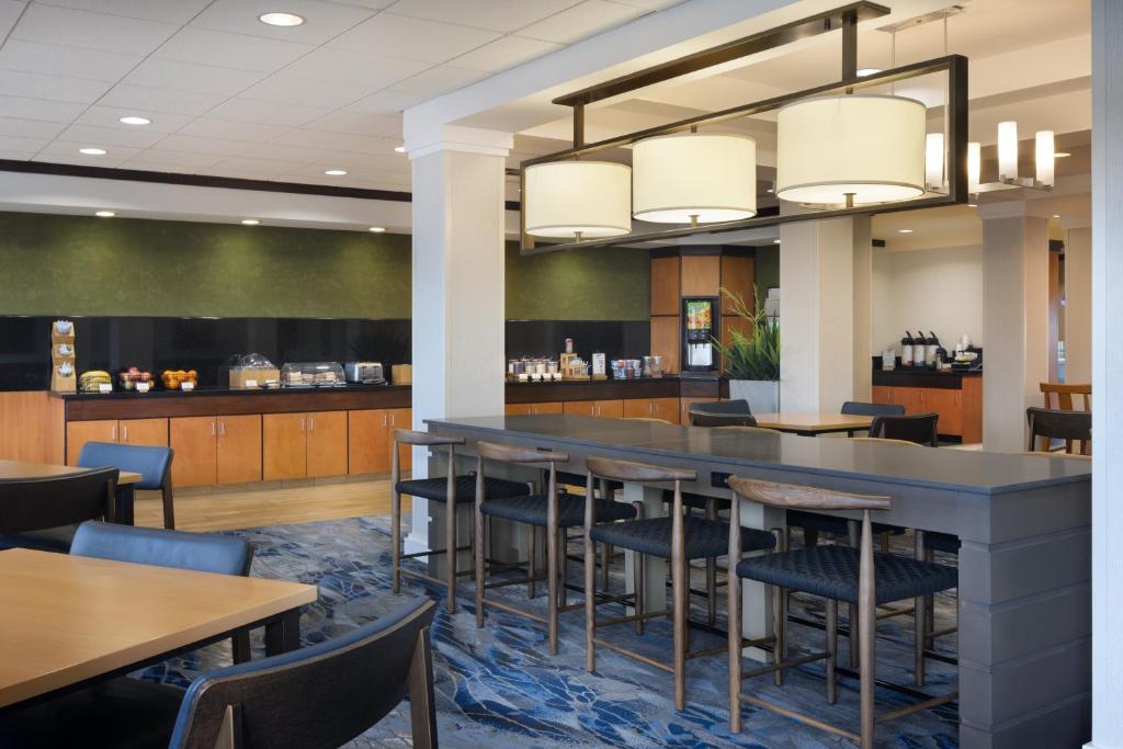Fairfield Inn & Suites by Marriott Turlock - Tap to explore photos