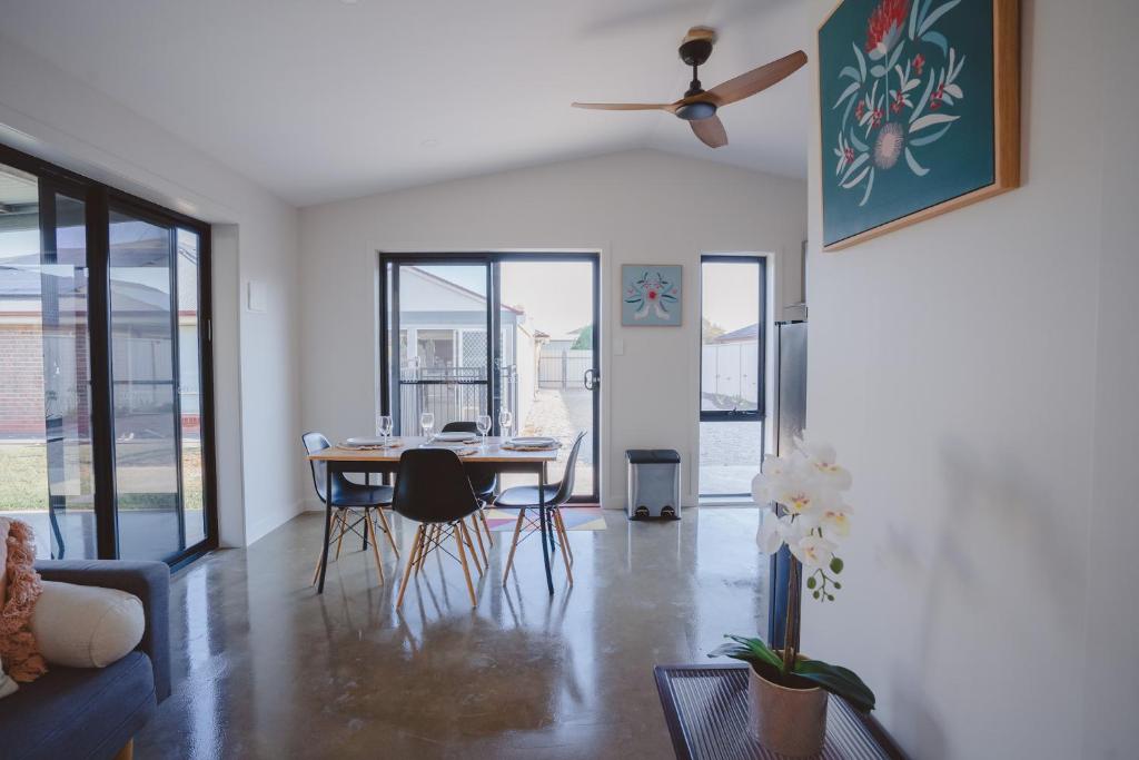 Dolphin Guesthouse