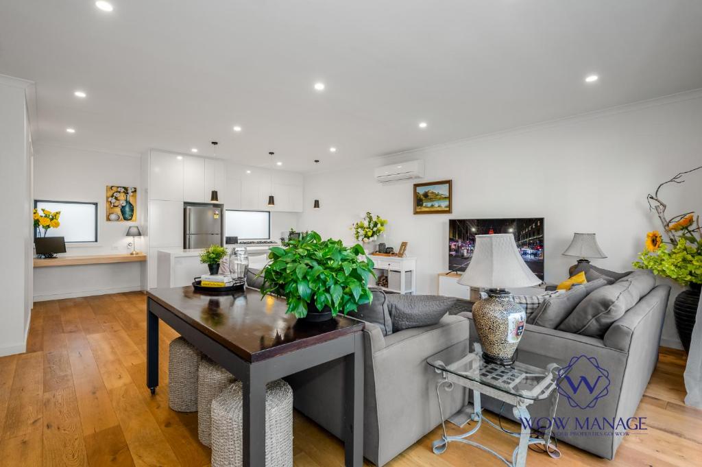 Spacious & Cosy 4B3B near DFO & Convention Centre photo 1