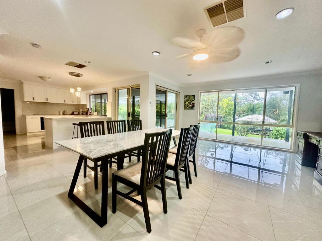 Entire 5BR resort-like Home with Private Pool photo 1