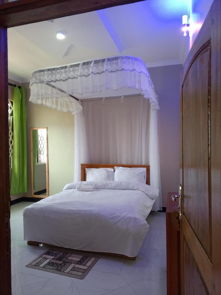 Sweetland view hotel - Tap to explore photos