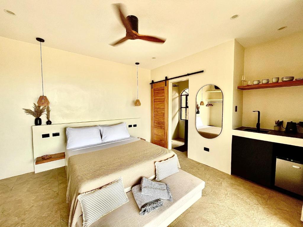 Siroco Villas - Romantic Private Pool Escape, Maria