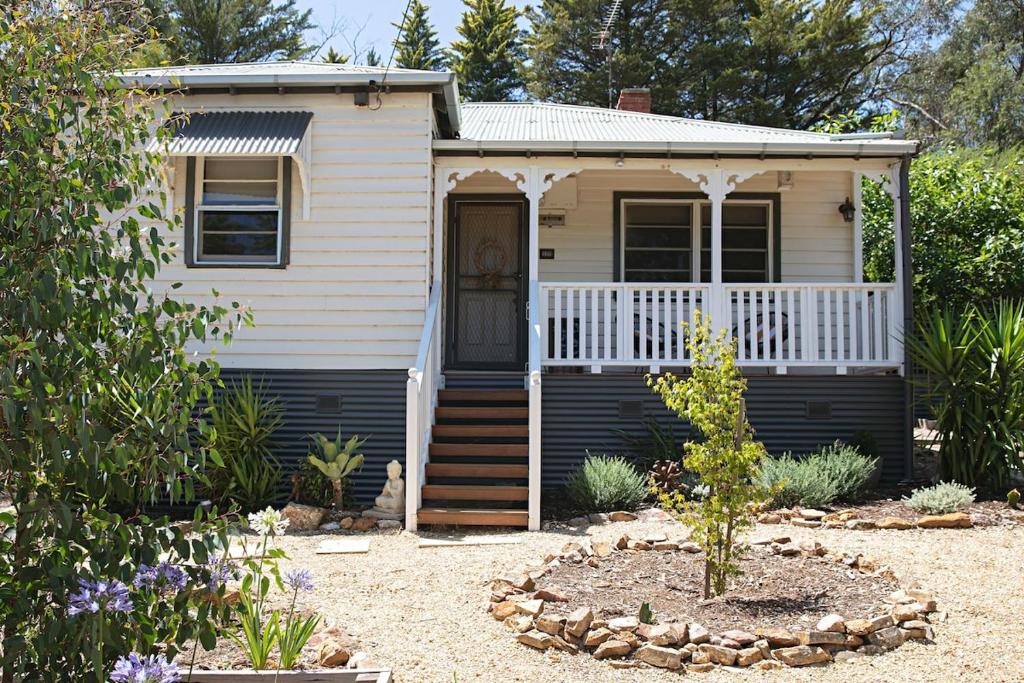 Spring Creek Cottage Hepburn - Secluded Pet Haven photo 1