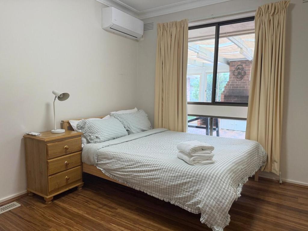 homey space Spacious Four-Bedroom, Free Parking, Family Preferred photo 1