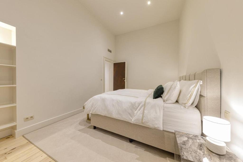 Apartment in the hyper-center photo 3