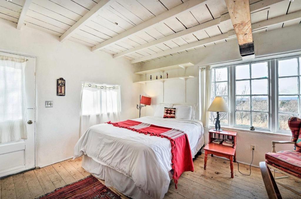 Taos Goji Farm & Eco-Lodge Retreat image