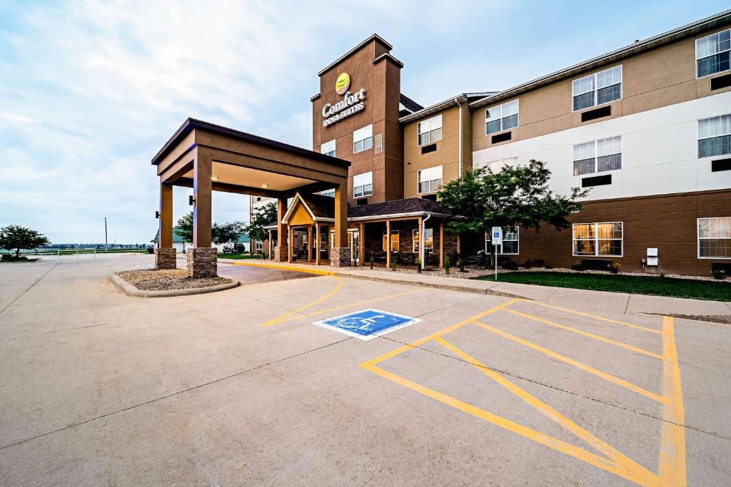 Comfort Inn & Suites Independence image