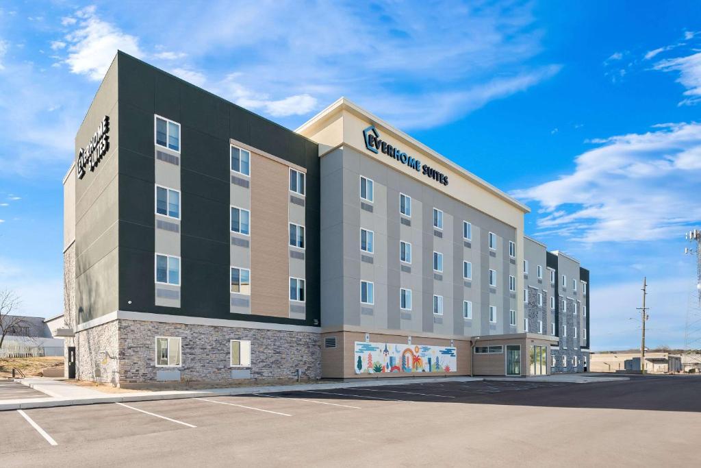 Everhome Suites Huntsville - Research Park image