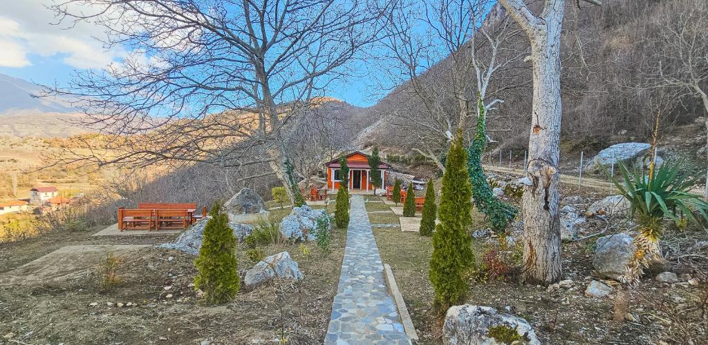 Bujtina Shpella e Plakës Çerçan photo 4