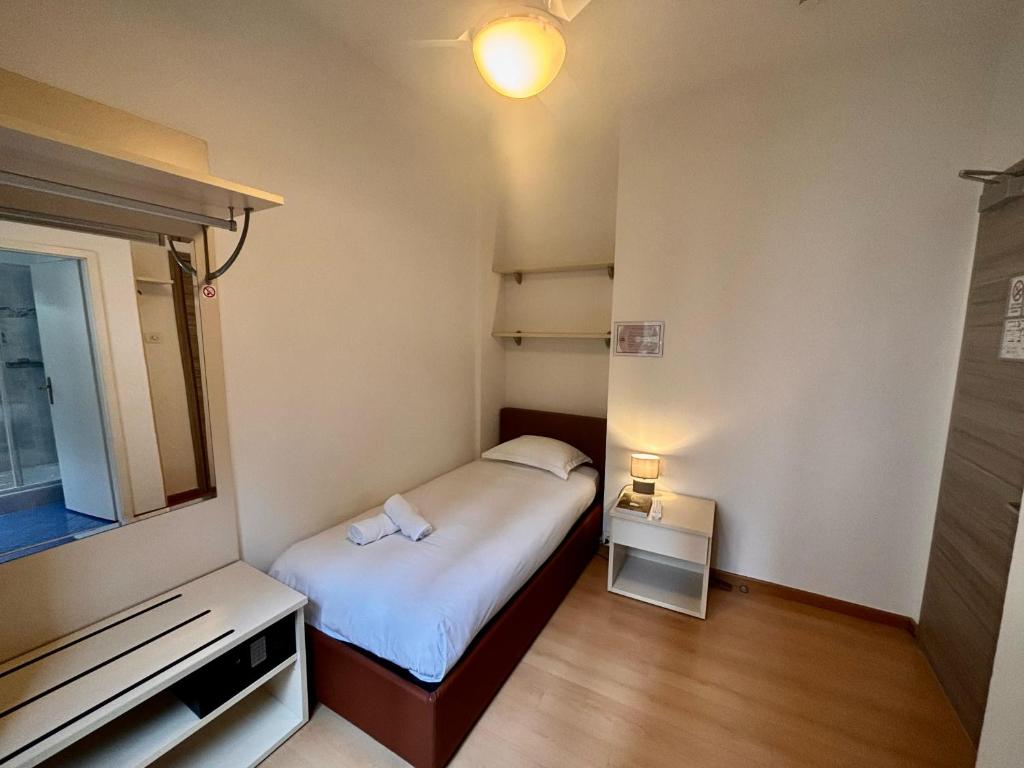 Hotel Locanda Castagnola - Tap to explore photos